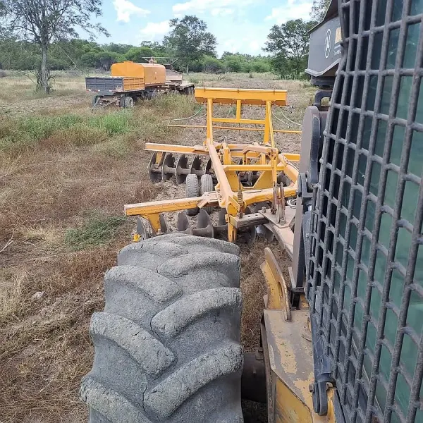 Trabajo con rastra pesada 32"