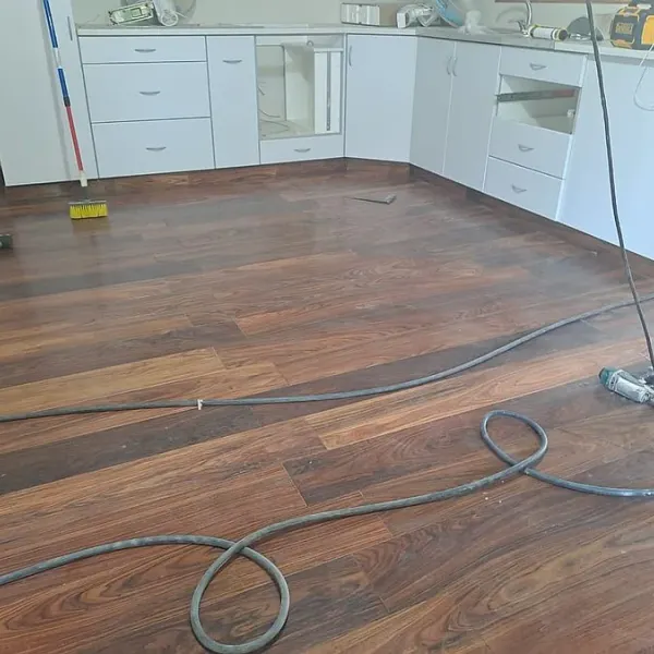 Instalación y reparación de pisos flotantes