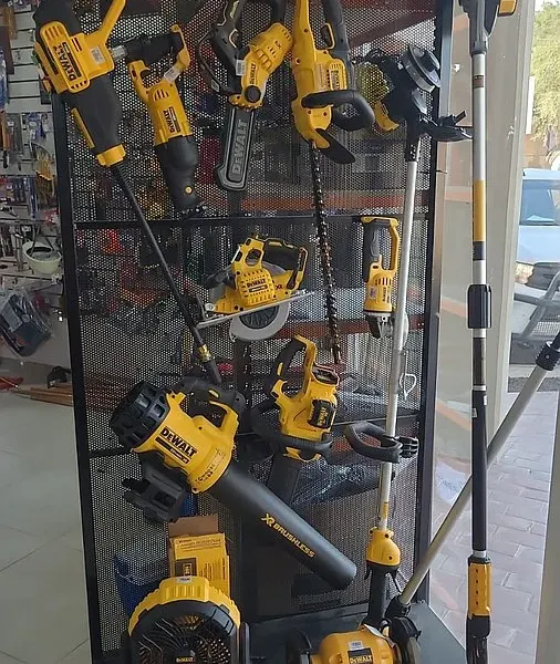 Herramientas de jardin sin cable de la marca DEWALT
